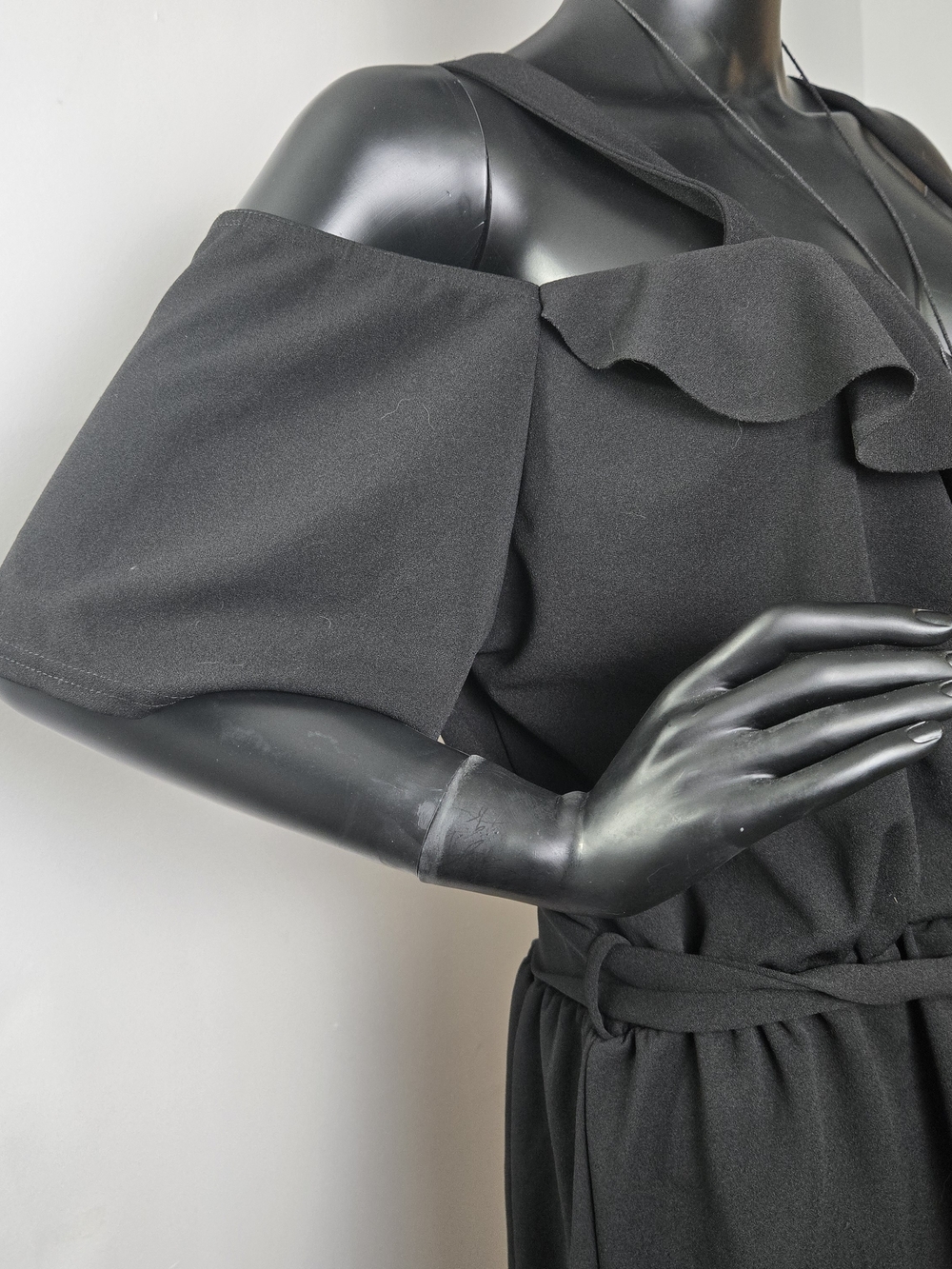 Boohoo Plus Black - Ruffle Dress - Picture 4 of 12